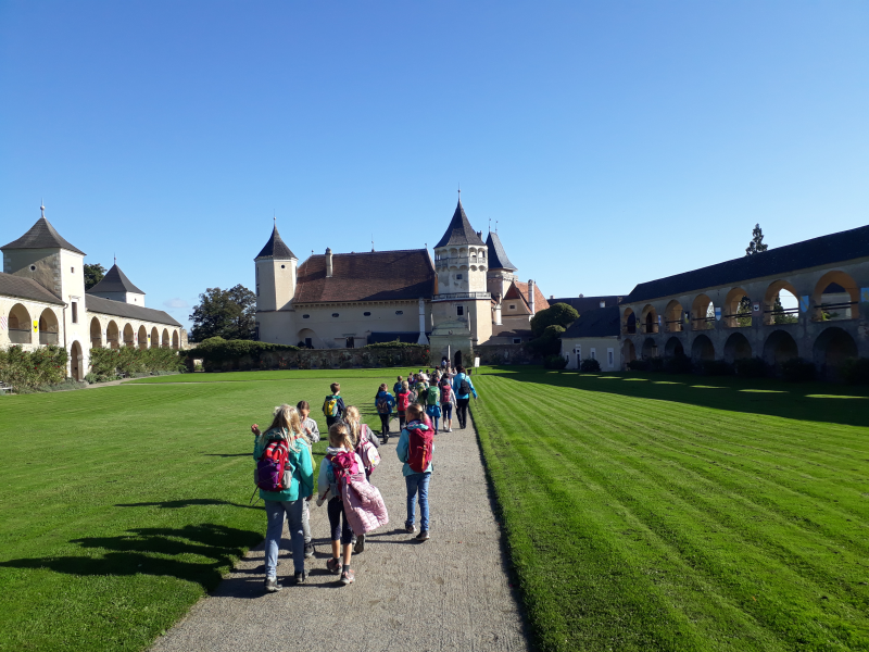 1.Projekttag der 4. Klassen - Besuch auf der Rosenburg