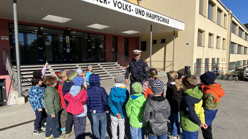 Wir überqueren die Straße 2.Klasse