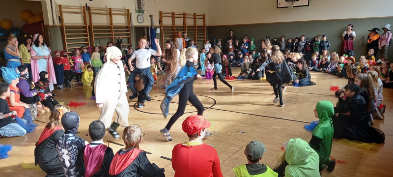 Fasching im Turnsaal