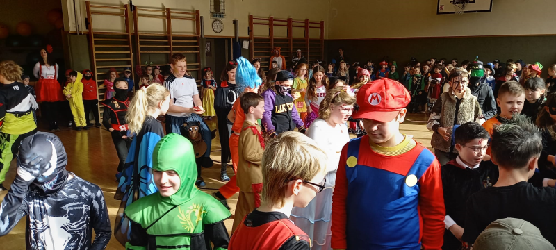 Fasching im Turnsaal