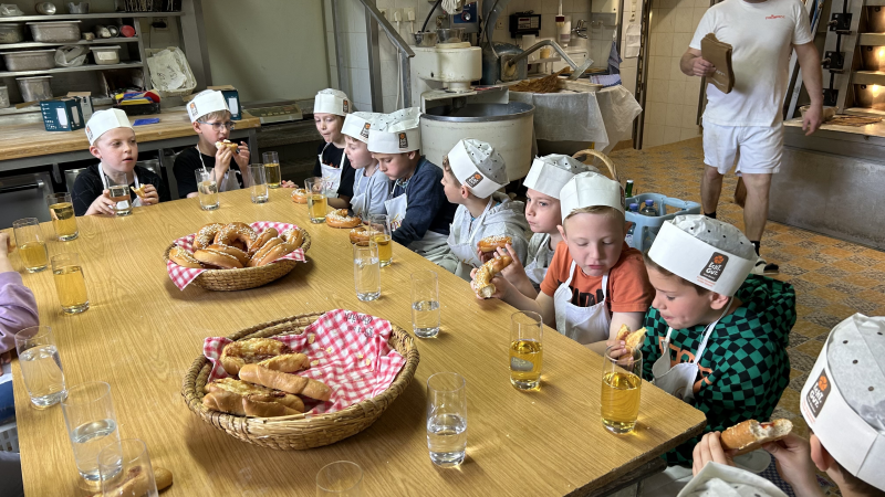 Wir besuchen den Bäcker
