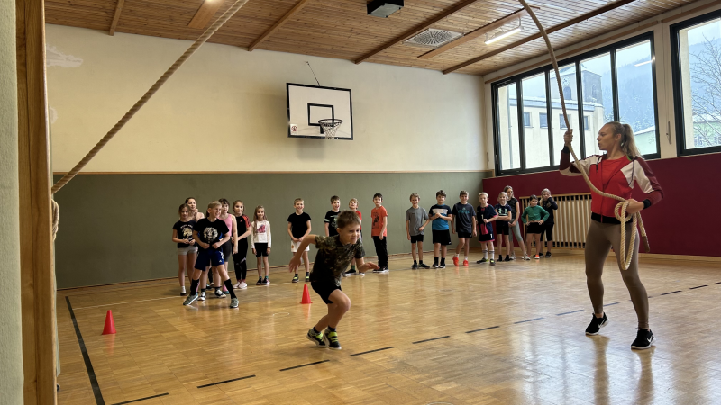 Turnen mit Hopsi Hopper