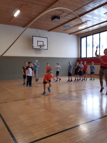 Turnen mit Hopsi Hopper
