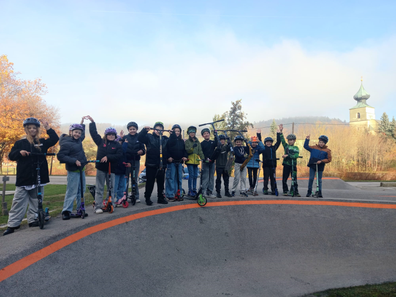 Fit for Kidsstunde auf der Pumptrack