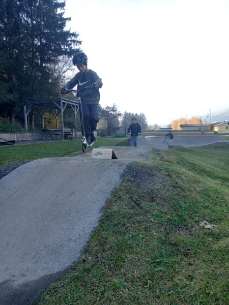 Fit for Kidsstunde auf der Pumptrack
