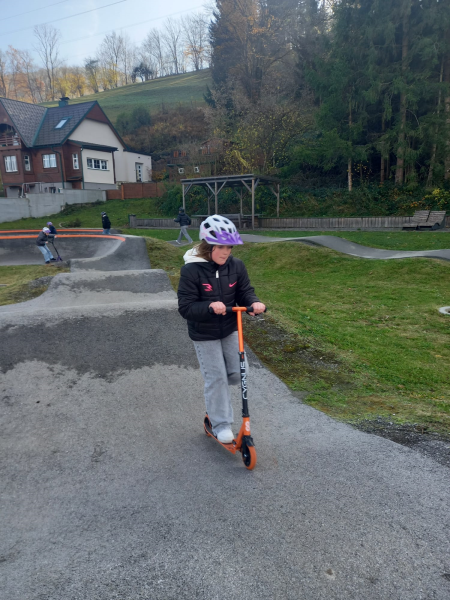 Fit for Kidsstunde auf der Pumptrack