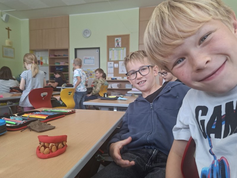 Aktion Apollonia: Die Zahngesundheitserzieherin kommt zu Besuch.
